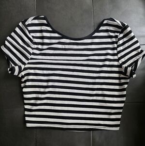 Black & White Striped Crop Top w/ Lpw Back - Women's Tee